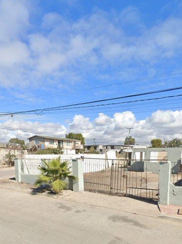 Terreno En Venta En La Col Constitución Rosarito