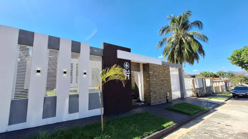 En Venta Casa En El Trigal Sur Valencia Con Planta Eléctrica Calle Cerrada, 221793 Rr