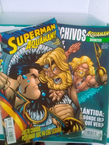 Superman Vs. Aquaman #328 + Archivos Secretos: Aquaman (vid)