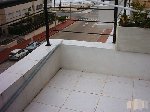 Imagen 3 de 20 de A Metros De La Playa - Moderno.