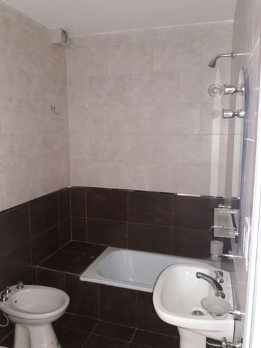 Imagen 6 de 10 de Departamento 2 1/2 Amb - Planta Baja Frente - Con Cochera Y Patio