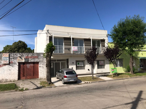 Departamento Con Balcón Sobre Avellaneda