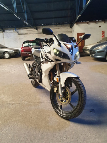 Imagen 4 de 10 de Gilera Vc 200r 2012 15000km /kawacolor