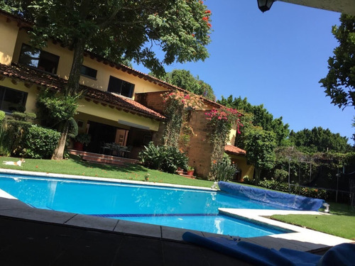 Imagen 1 de 13 de Jardines De Ahuatepec Bellisima Casa Estilo Colonial Moderno En Fraccionamiento