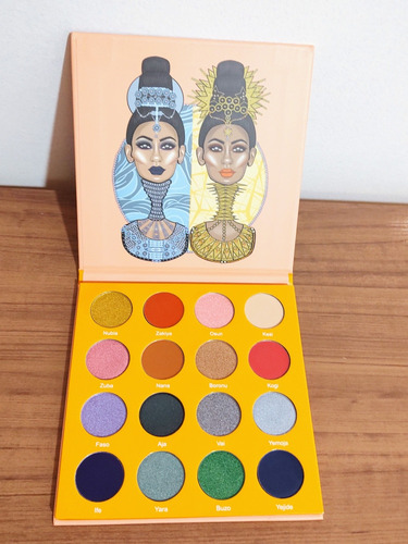 Minipaleta de sombras de ojos Juvia's Place The Magic de Juvia's Colored Eyeshadow