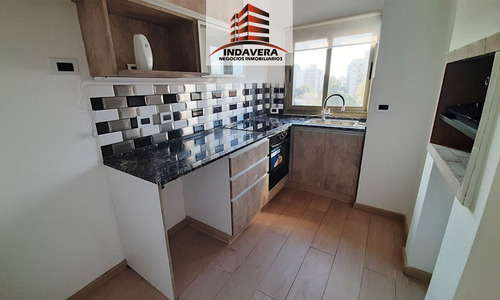 Excelente Semipiso De 2 Amb. De 47 M² Con Balcón Terraza Caseros Centro.