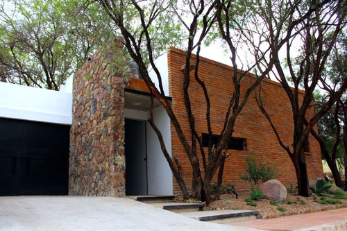 Imagen 2 de 30 de La Casa De Los Arboles Grandes En Venta, Fracc. Villa De Los