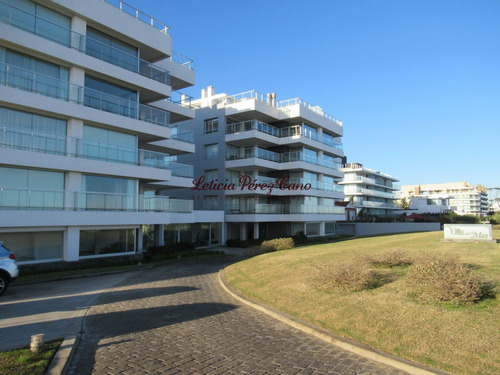 Venta , Alquiler Apartamento En Mansa, 4 Dormitorios 