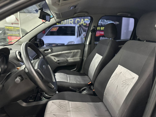 Ford Fiesta 1.6 MPI HATCH 8V