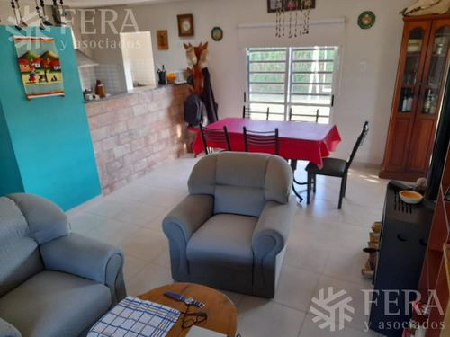 Imagen 4 de 13 de Venta Casa De 4 Ambientes Con Galería, Patio Y Piscina En Arturo Segui (28708)