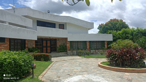 Global Vende Casa Amoblada Safary Contry Club, Sector Elefante, Valencia  Carabobo 