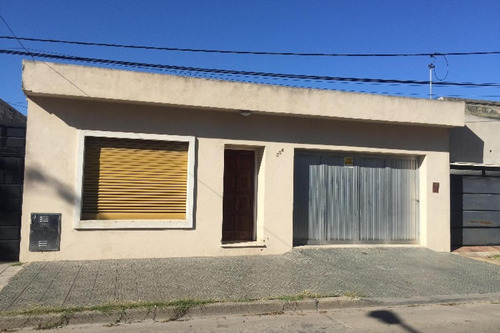 Casa En Venta - 3 Dormitorios 2 Baños - Pergamino