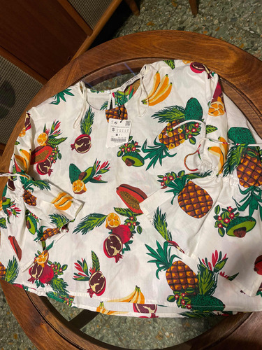 Blusa Frutas Marca Zara