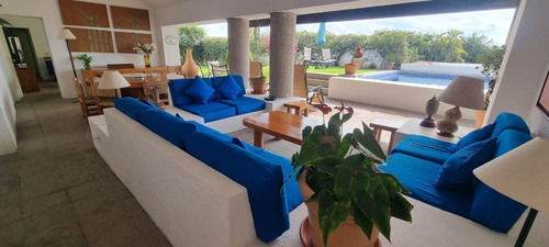 Casa En Venta En Fracc. Colinas De Santa Fe, En Xochitepec, Morelos