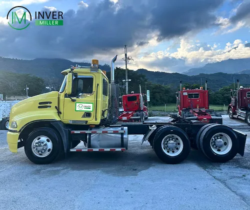 Mack Cnx 613 Tractomula