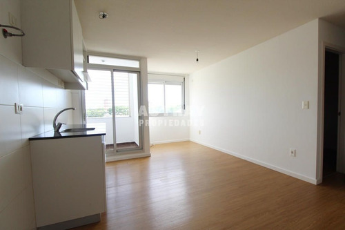 Imagen 2 de 9 de Apartamento En Venta De 1 Dormitorio En La Blanqueada (ref: Ast-2230)