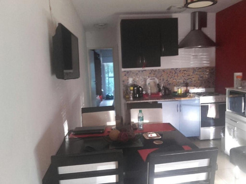 Venta Departamento De 2 Ambientes Con Patio Y Cochera