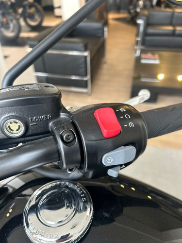 Triumph Bonneville T120 Black