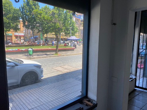 Local De 120m2, 3 Pisos Frente A Plaza Echaurren, Valparaíso