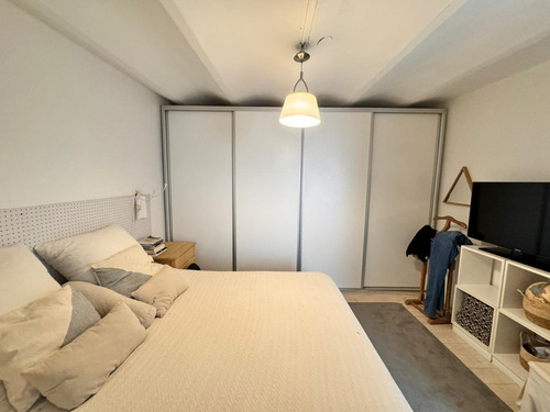 Venta - Casa Pasillo A 2 Cuadras Del Río. 3 Dormitorios Y Patio. Alquila Cochera En Edificio Al Lado
