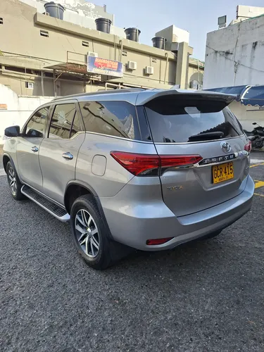 Toyota Fortuner 2.7l Mid