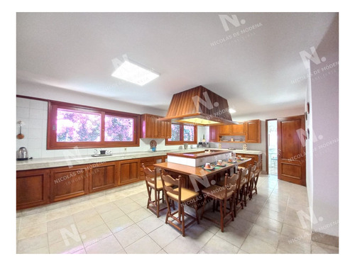 Imagen 19 de 30 de Vende Y Alquila Gran Casa De 5 Dormitorios En Playa Mansa, Punta Del Este
