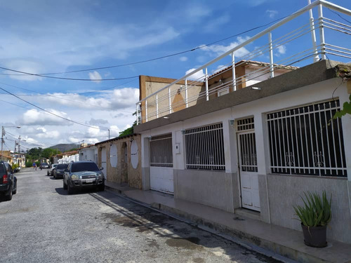 Se Vende Amplia Casa Ubicado En La Urb Valle Lindo, 007jsc