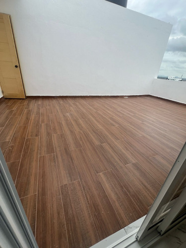 For Sale Penthouse En El Ensanche Ozama Con 250m2 4to Piso Sin Ascensor , Tiene Terraza Y 3 Habitaciones