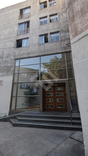 Depto En Venta De 2d Y Bodega Barrio Brasil En Santiago