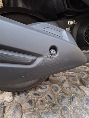 Motoneta Casi Nueva 4,884 Km (incluye Caja, Funda Y Candado)