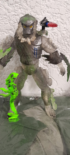 Depredador Figura Bootleg Transparente (Usado)