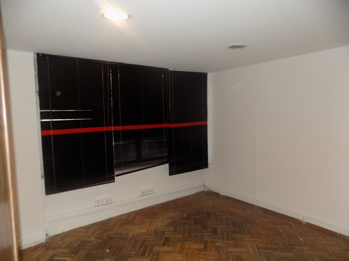Excelente Local Con Garaje 213 M2 Ideal Oficina O Comercio