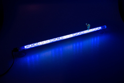 Lámpara Led Bicolor Sumergible Blanco/azul Acuario 65cm.