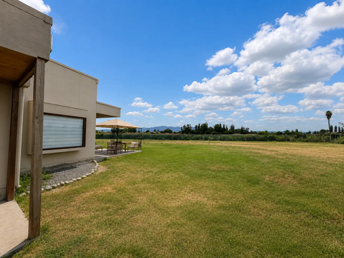 Parcela De 5.000m2 Con Casa De 3d 3b En Tutuquén, Curicó