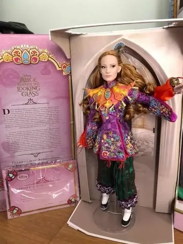 Boneca Alice Através Do Espelho Limitada + Rainha Vermelha
