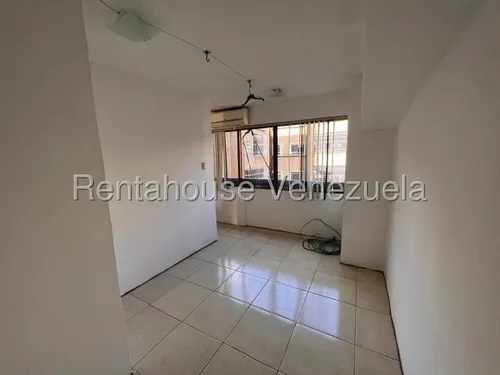 Las Acacias Mls# 25-12440 Wm