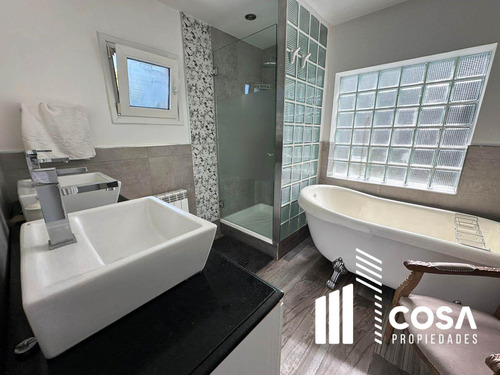 Venta De Casa 5 Dormitorios Cadaqués Funes Hills