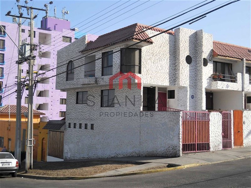 Casa En Venta Sector Centro Antofagasta / Calle Saavedra