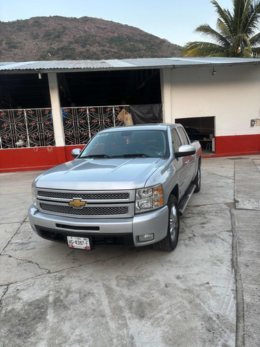 Chevrolet Cheyenne 5.3 2500 Crew Cab Ltz 4x4 Mt