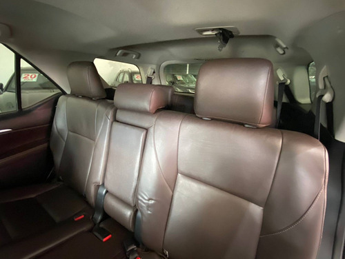 Imagem 11 de 15 de Toyota Hilux Sw4 2.8 Srx 4x4 7 Lugares 16v Turbo