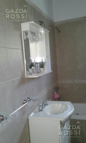 Propiedad A La Venta Apta Crédito Hipotecario En Barrio Malibú.