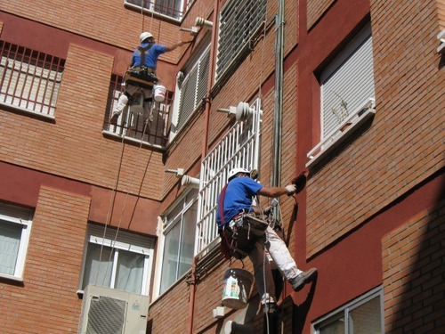 Imagen 2 de 4 de Silletero Trabajo En Altura Pintura De Edificios