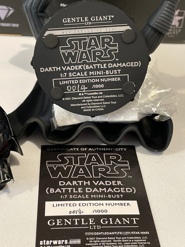 Estatua Darth Vader Battle Damaged Bust Gentle Giant Rebels (Usado)