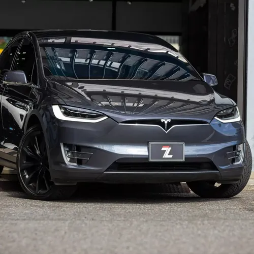 Tesla Model X 2021
