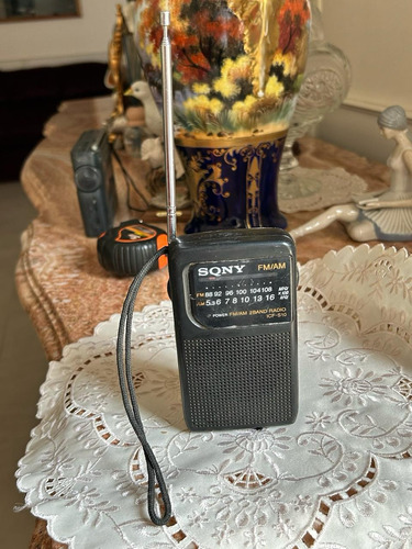 Radio De Bolsillo Transistor Sony Icf-s10 Vintage Antiguo