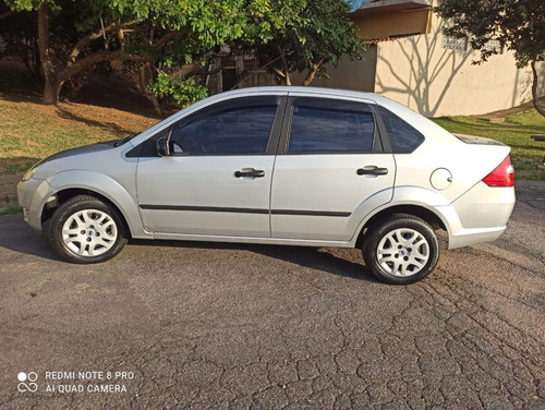 Ford Fiesta Sedan 1.6 Flex 4p 2005