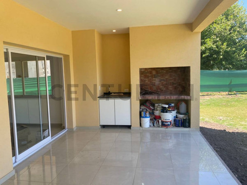 Venta De Casa 4 Ambientes En El Nacional, General Rodríguez