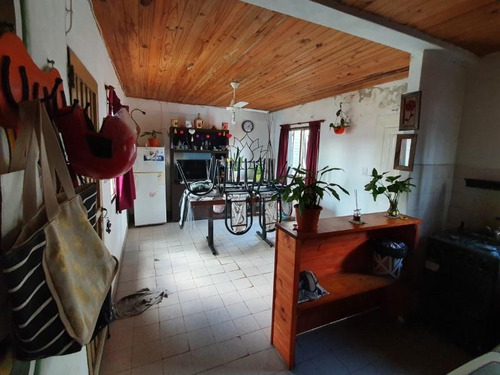 Imagen 8 de 16 de Casa De 3 Dormitorios Con Jardin, Al Frente. Piaggio Entre Sto Gomez Y Bv Moreno