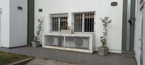 Imagen 9 de 30 de Vicente Lopez - Florida. 2 Dormitorios- 2 Baños. Con Cochera Y Jardin