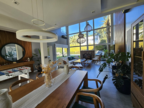 Espectacular Casa En Barrio Semi Privado